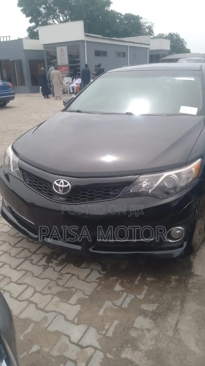 Toyota Camry SE 4dr Sedan (2.5L 4cyl 6A) 2014 Black