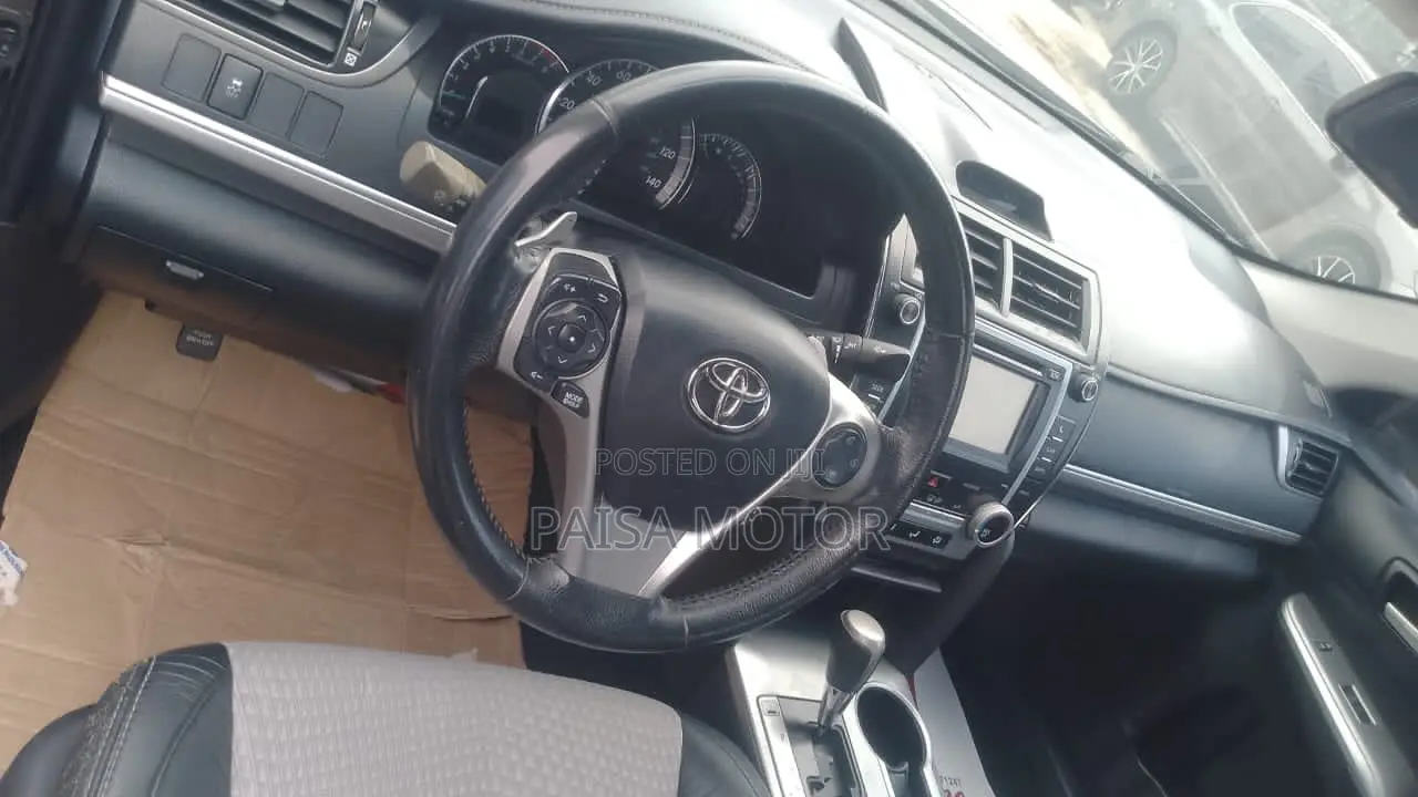 Toyota Camry SE 4dr Sedan (2.5L 4cyl 6A) 2014 Black