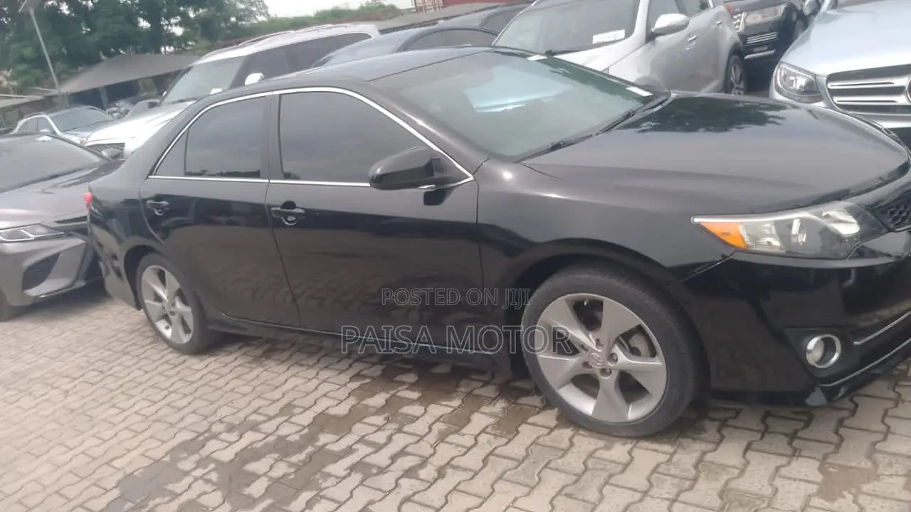 Toyota Camry SE 4dr Sedan (2.5L 4cyl 6A) 2014 Black