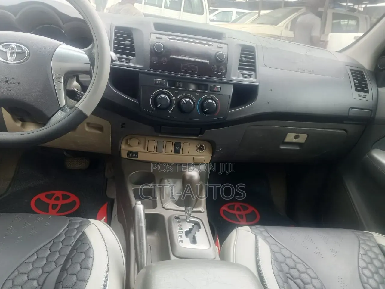 Toyota Hilux 2014 White