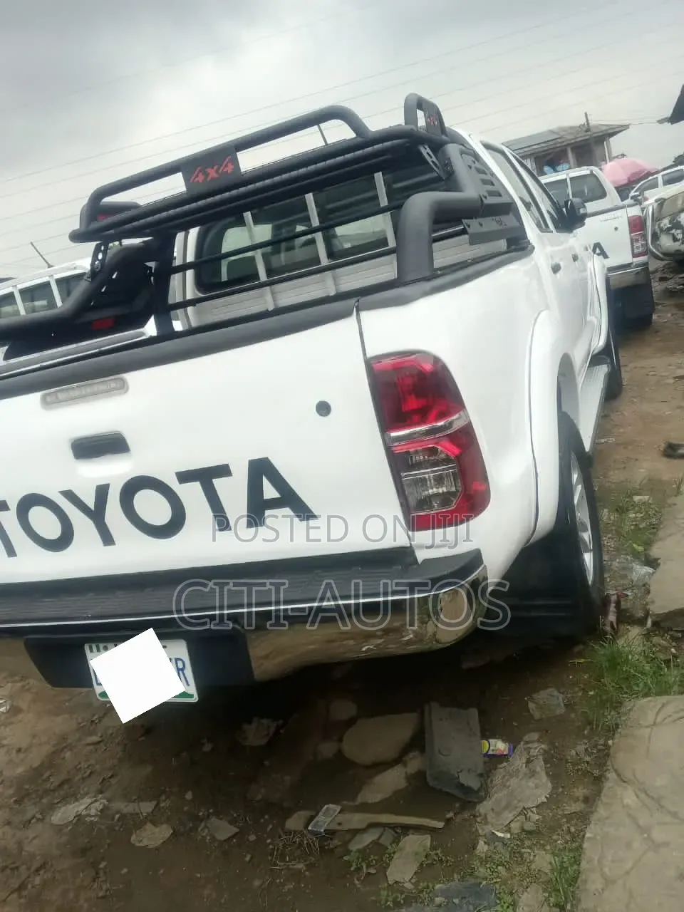 Toyota Hilux 2014 White