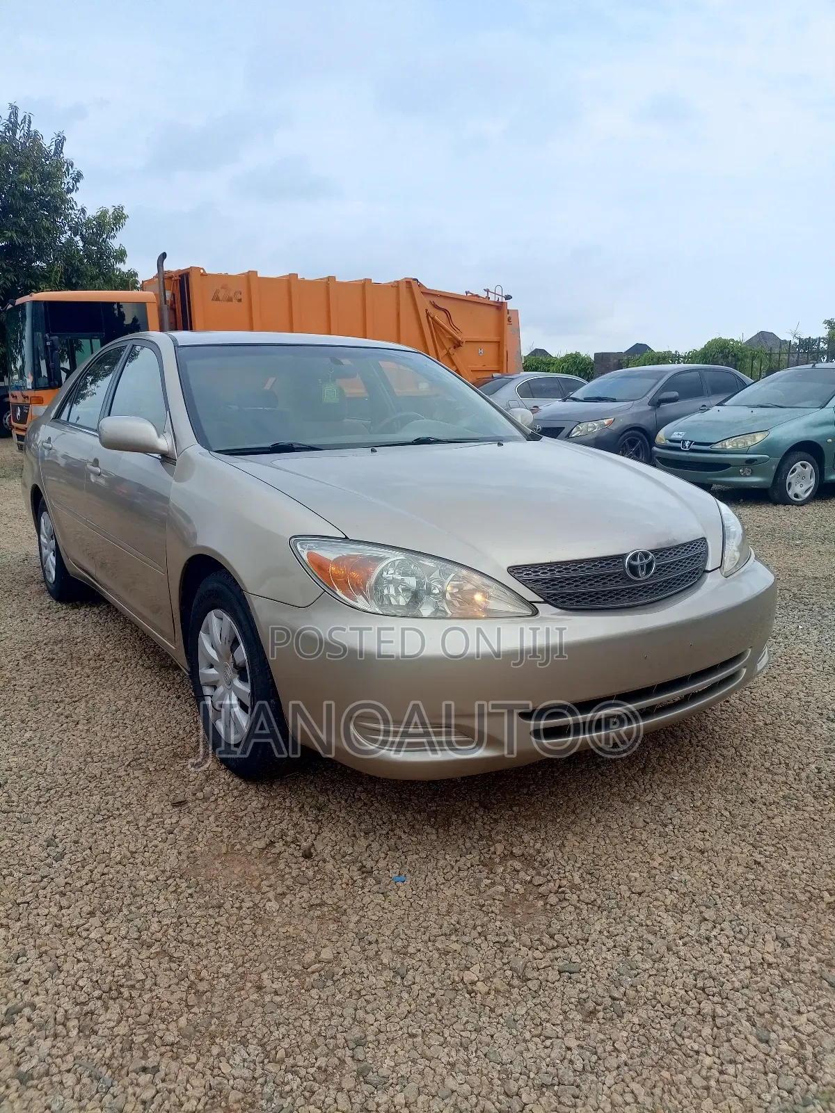 Toyota Camry LE 4dr Sedan (2.4L 4cyl 4A) 2004 Gold