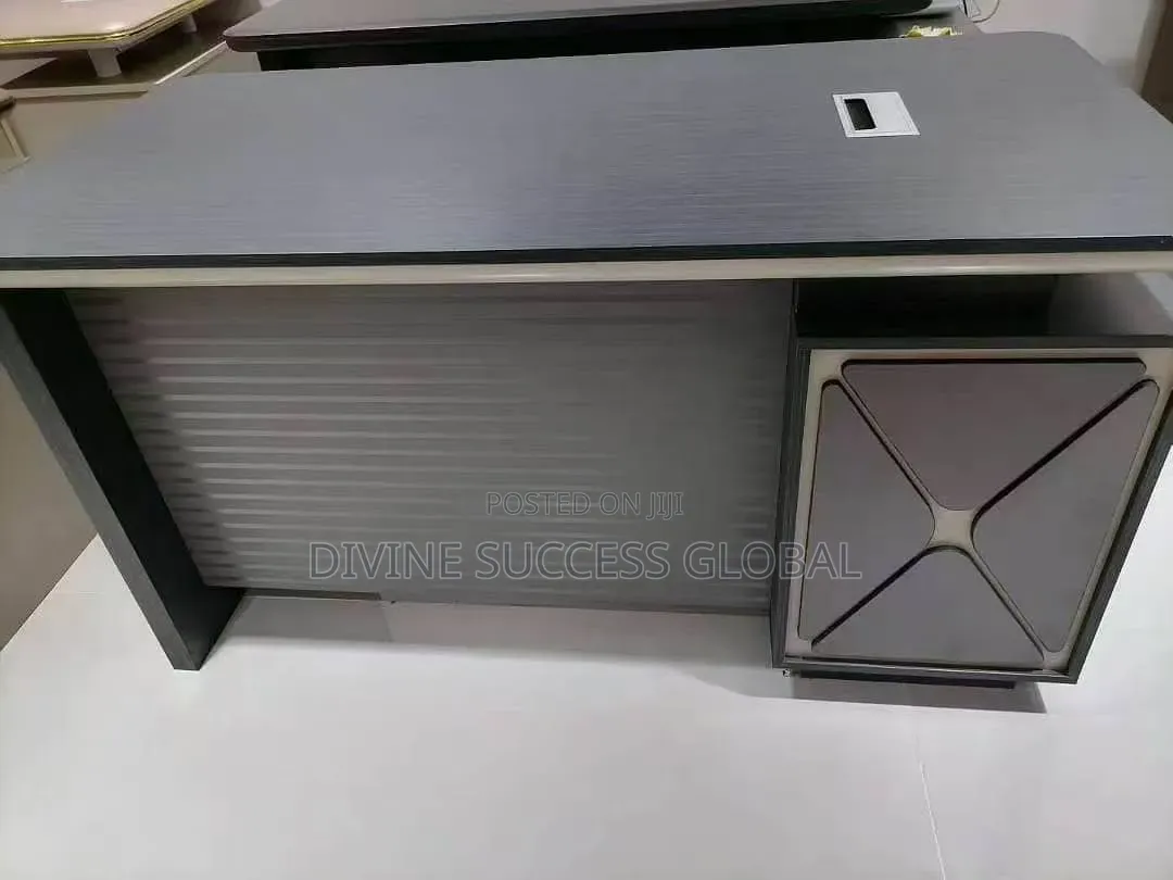 Top Quality Imported Luxury Office Table