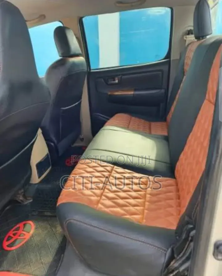 Toyota Hilux 2015 Silver
