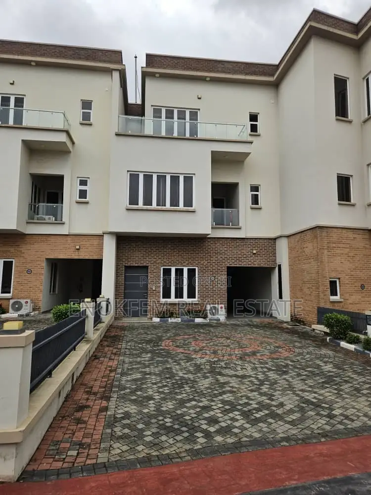 5bdrm House in Lagos State for sale