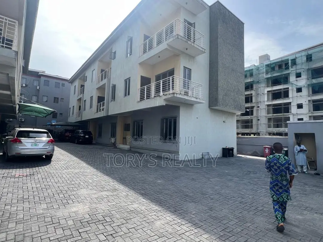 4bdrm Townhouse / Terrace in Ikate for rent