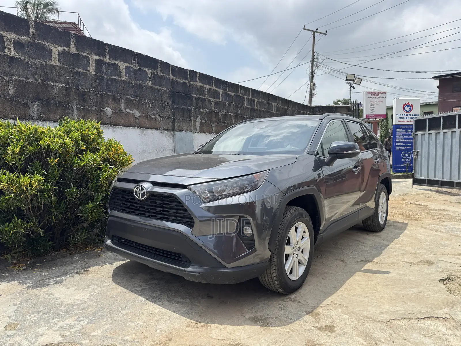 Toyota RAV4 LE AWD 2020 Gray