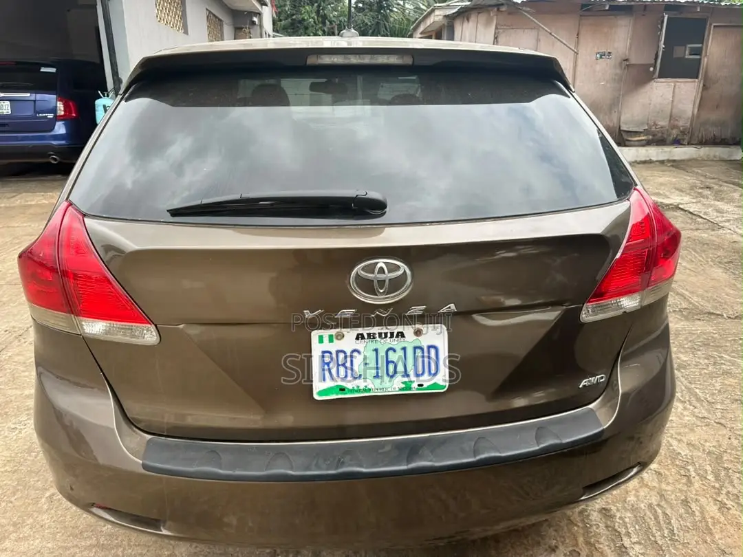 Toyota Venza AWD 2010 Brown