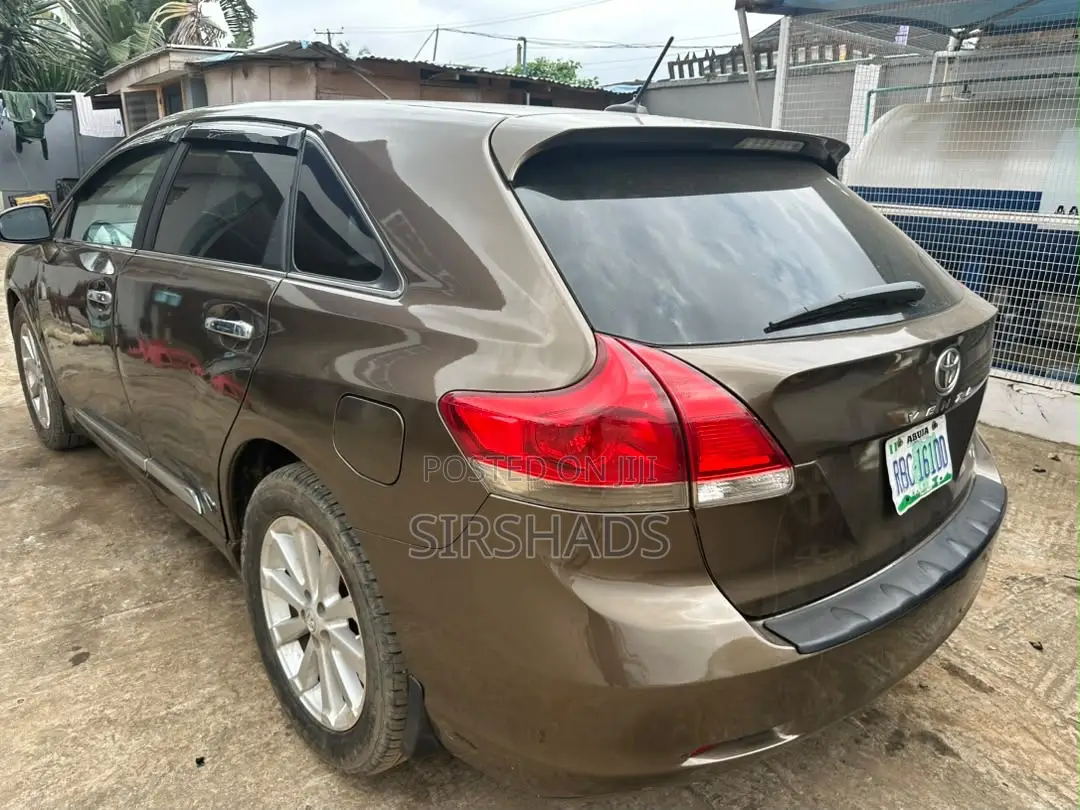 Toyota Venza AWD 2010 Brown