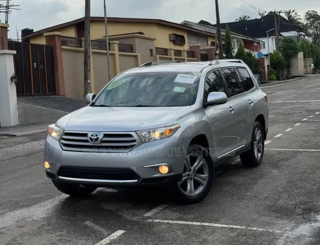 Toyota Highlander 2011 Silver