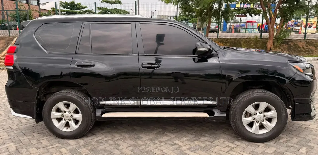 Toyota Land Cruiser Prado 2016 Black