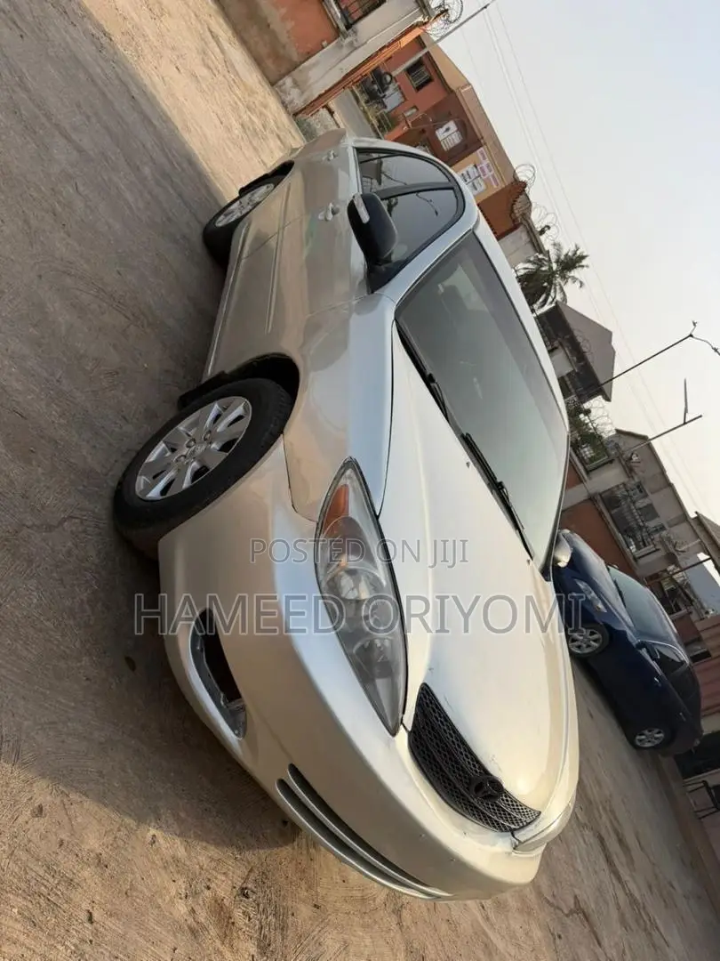 Toyota Camry 2004 Silver