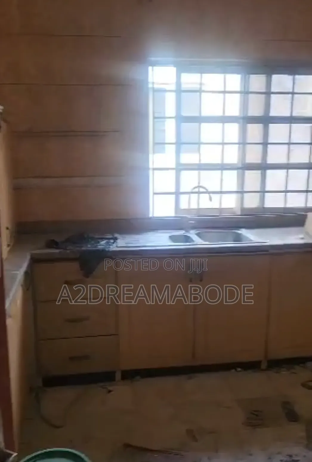 3bdrm Apartment in Omole Phase 2 for rent