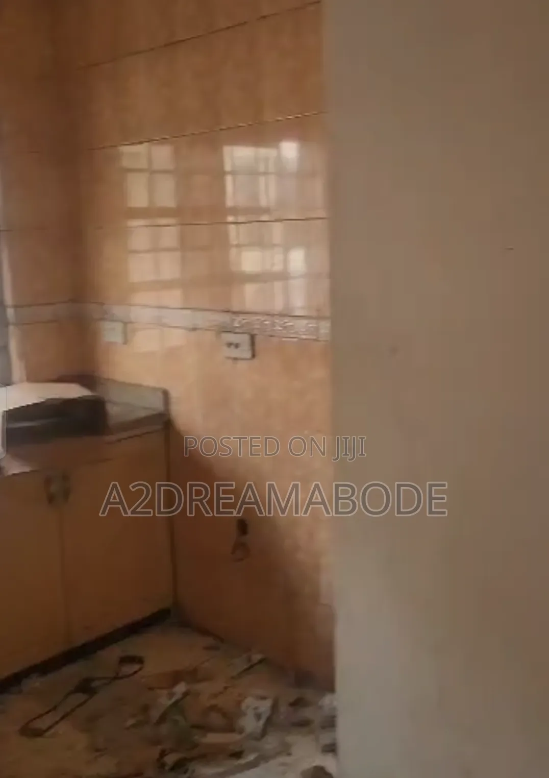3bdrm Apartment in Omole Phase 2 for rent