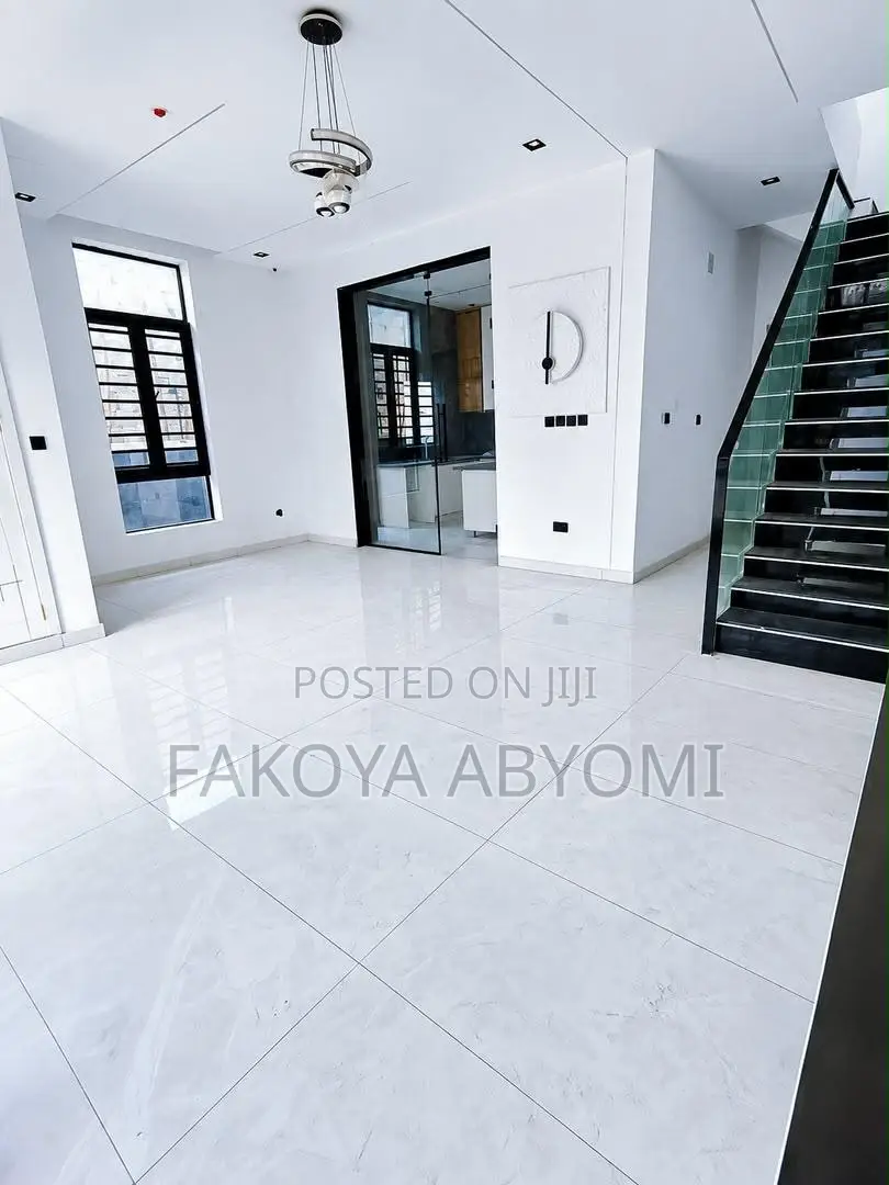 4bdrm Duplex in Ikota for rent