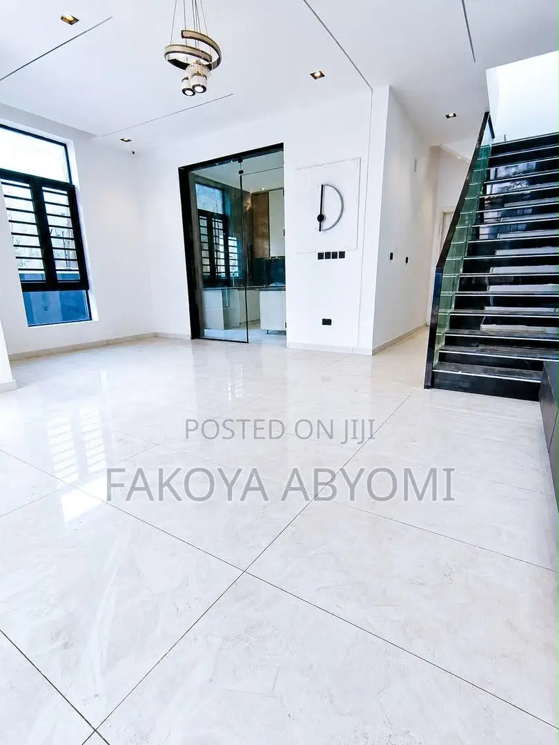 4bdrm Duplex in Ikota for rent