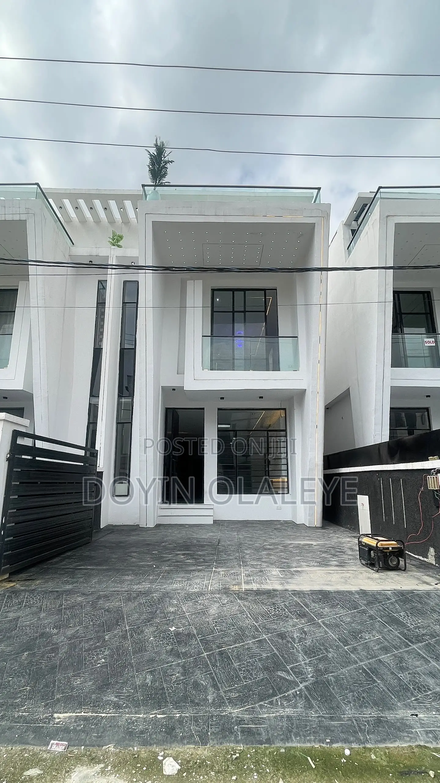 4bdrm Duplex in Ikota for sale