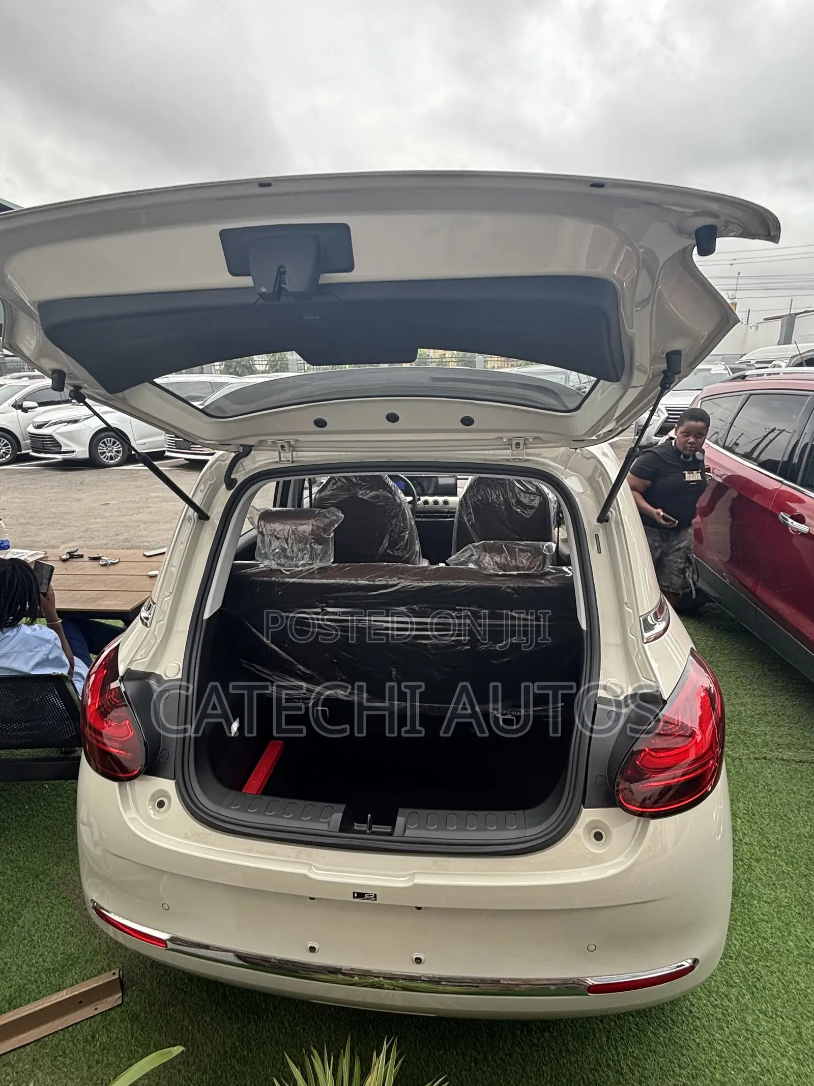 New Wuling Hongguang Mini EV 2024 Ivory