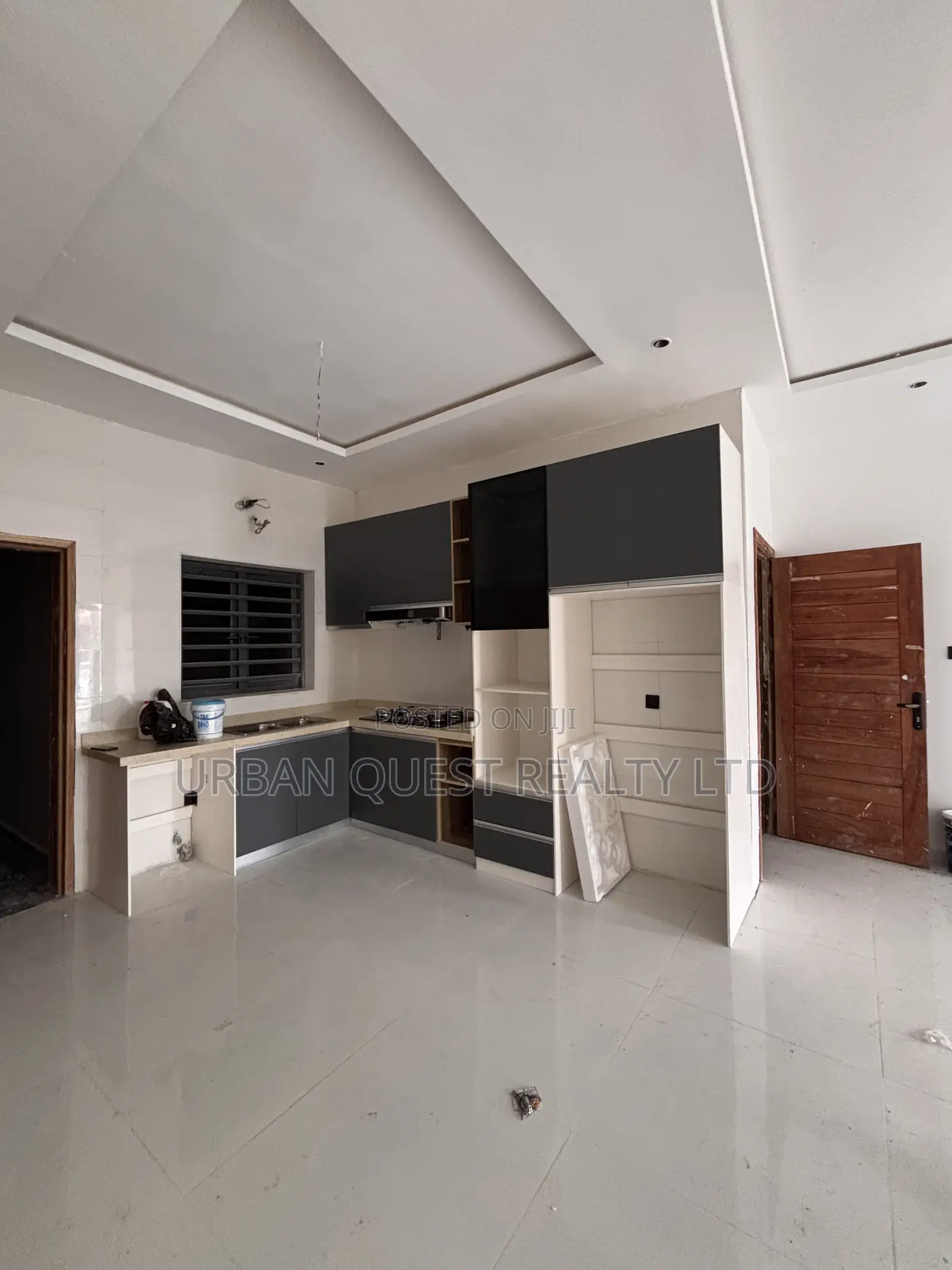 2bdrm Apartment in Lekki Phase 1 for rent