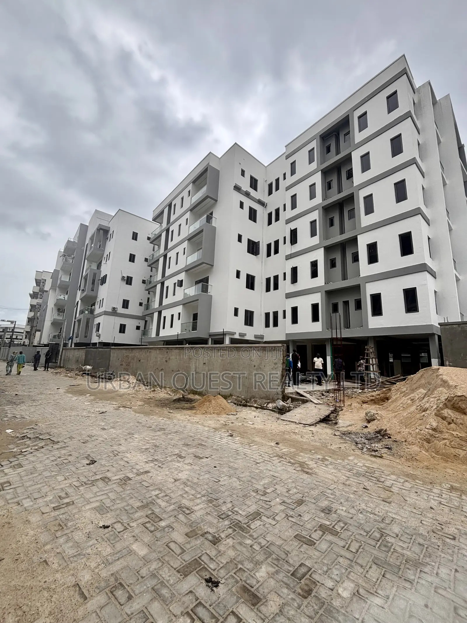 2bdrm Apartment in Lekki Phase 1 for rent