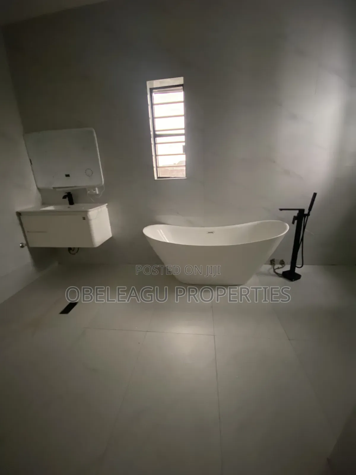 5bdrm Duplex in Midland Estate, Apple Junction for sale
