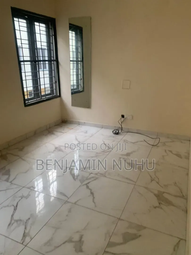 4bdrm Townhouse / Terrace in Elegushi-Ikate for rent
