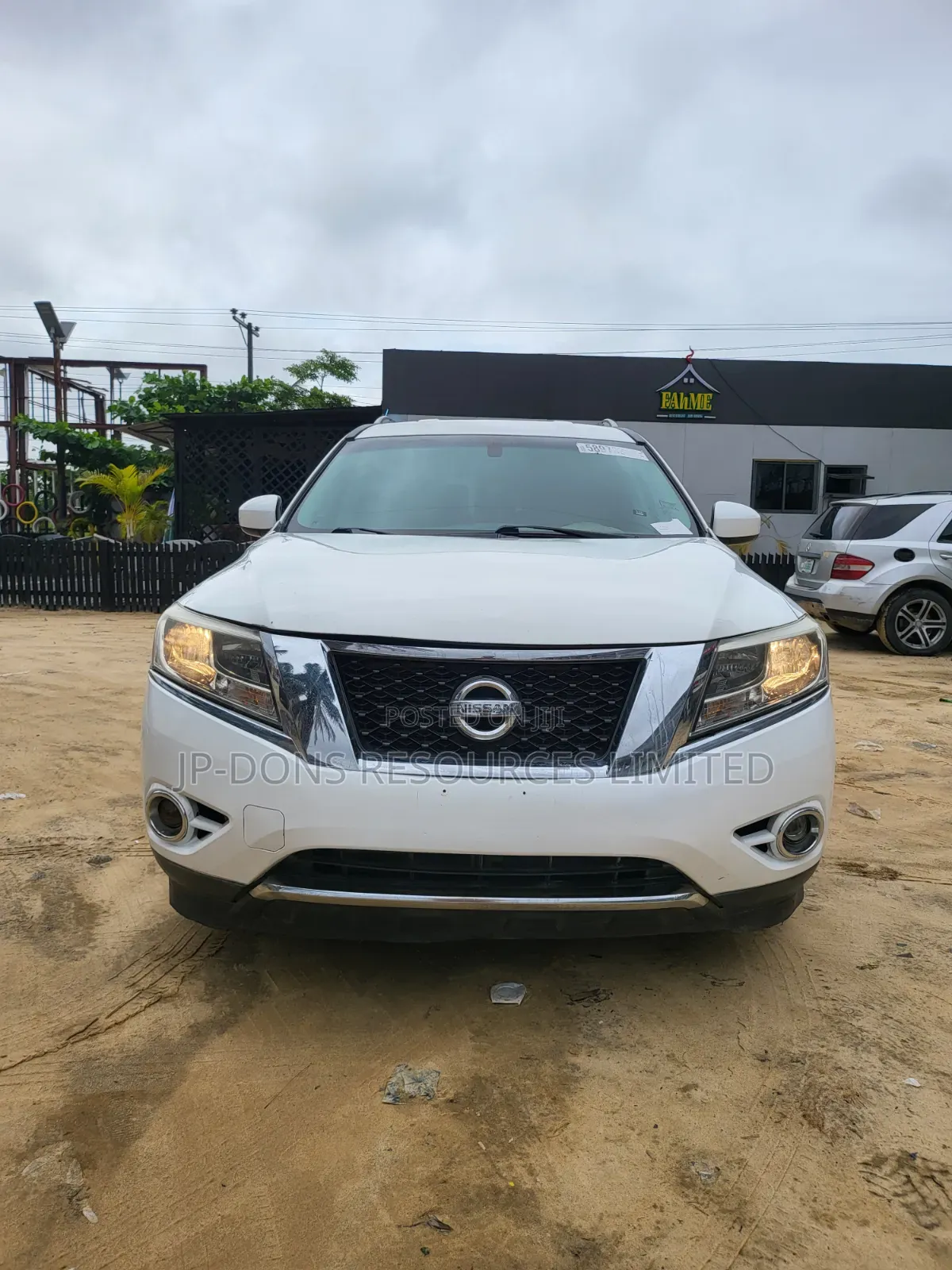 Nissan Pathfinder 2016 White