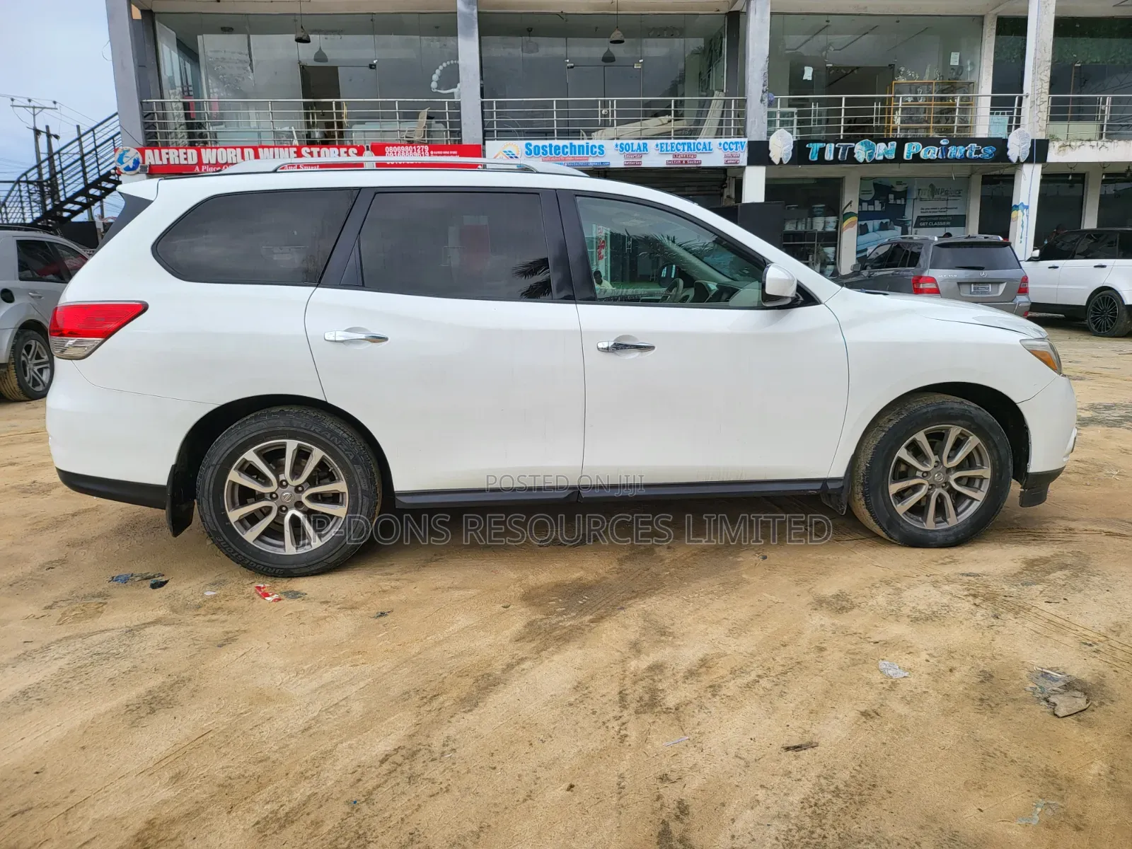 Nissan Pathfinder 2016 White