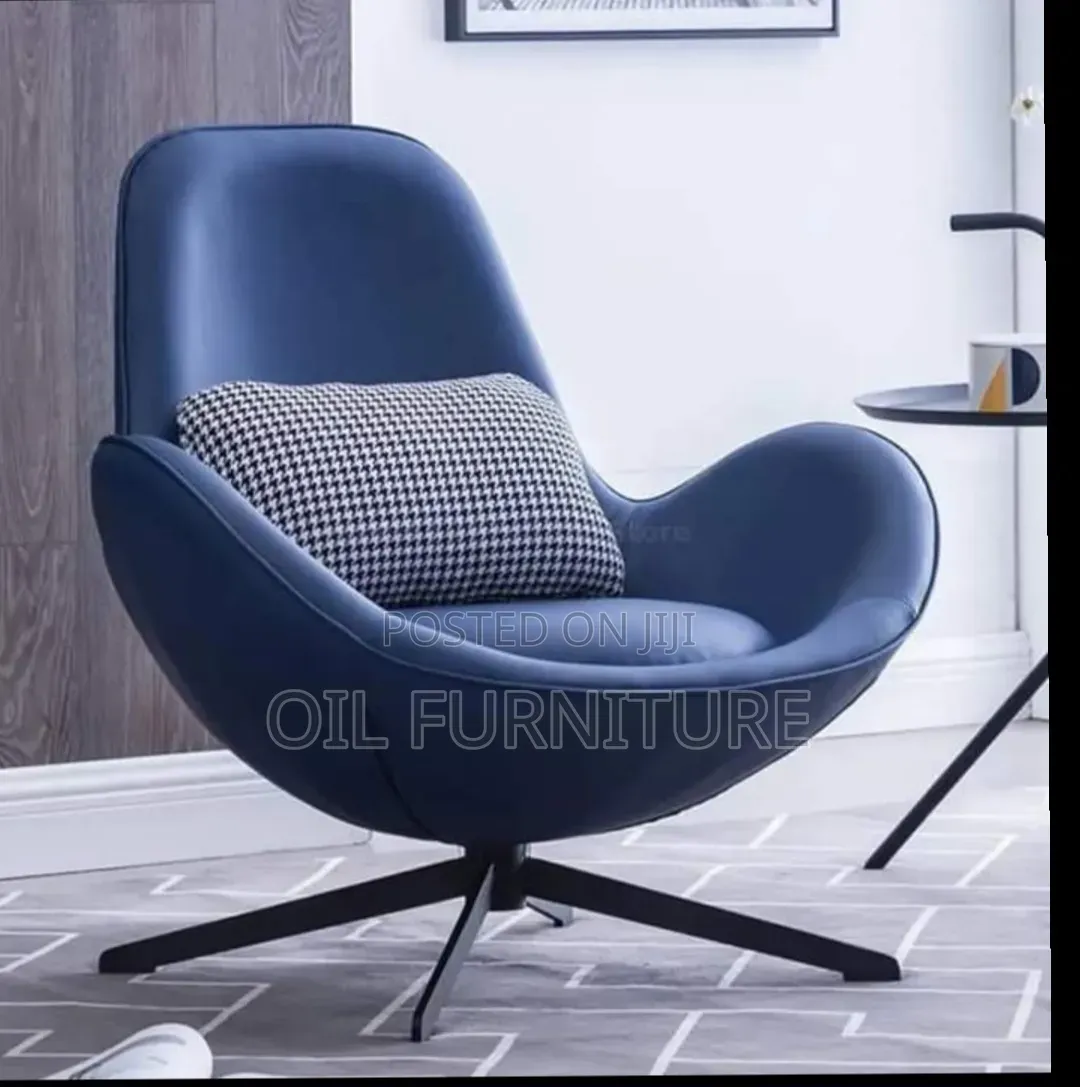 Luxury Swivel Egg Accent Chair / Modern Leather Lounge Armchair