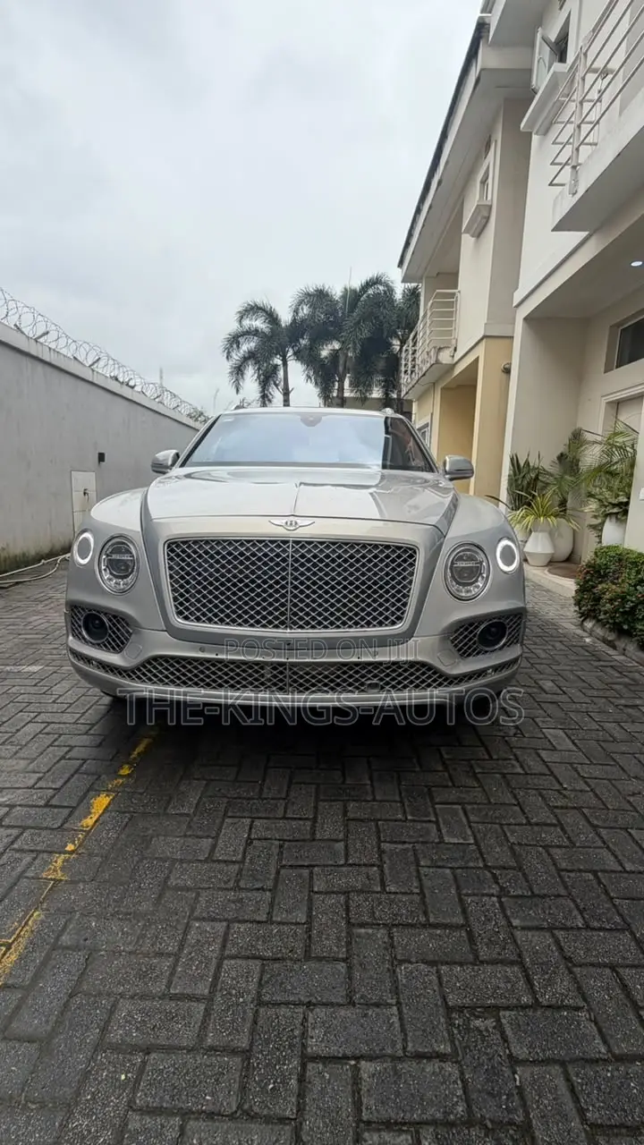 Bentley Bentayga W12 First Edition AWD 2017 Silver