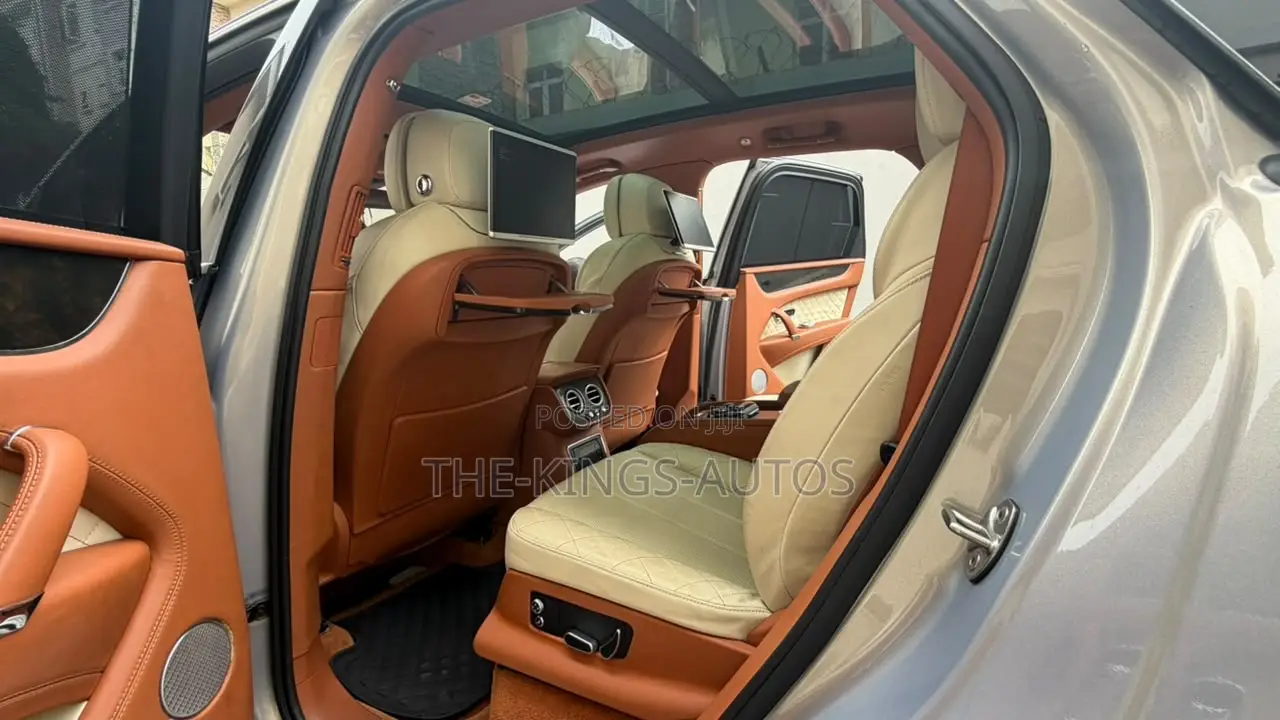 Bentley Bentayga W12 First Edition AWD 2017 Silver