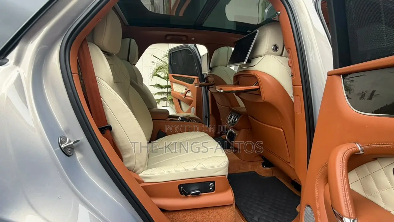 Bentley Bentayga W12 First Edition AWD 2017 Silver