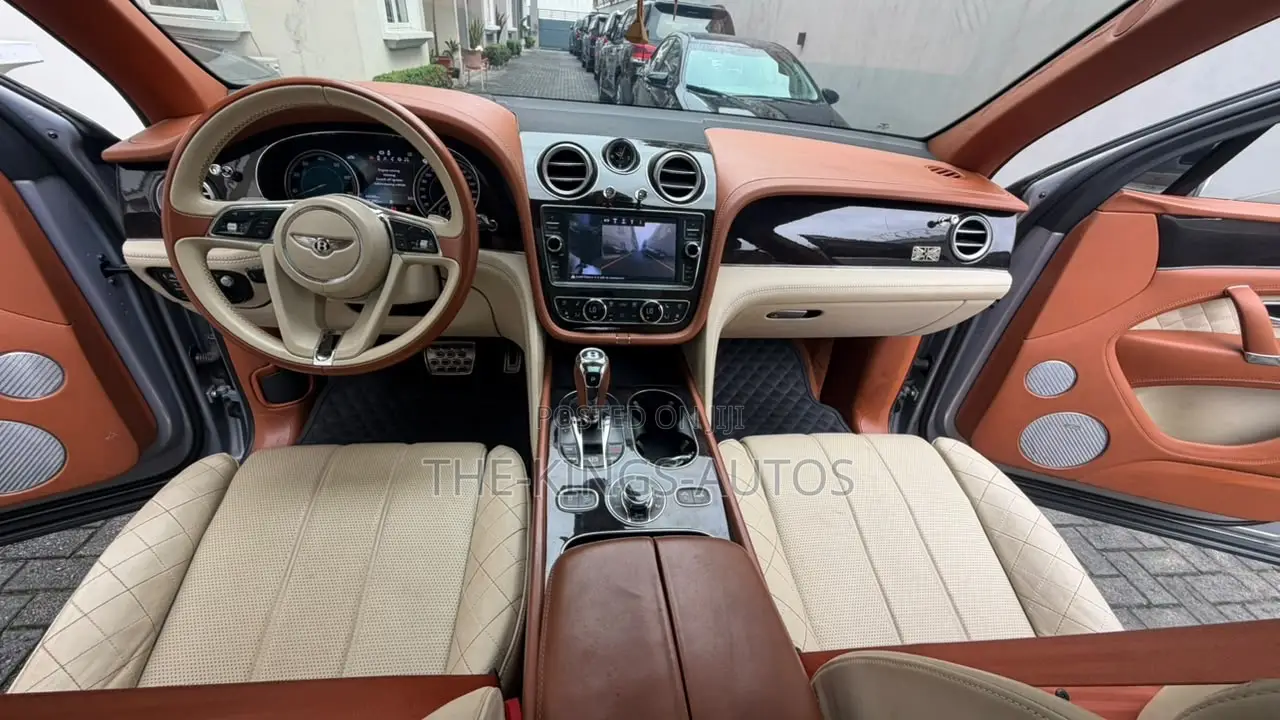 Bentley Bentayga W12 First Edition AWD 2017 Silver