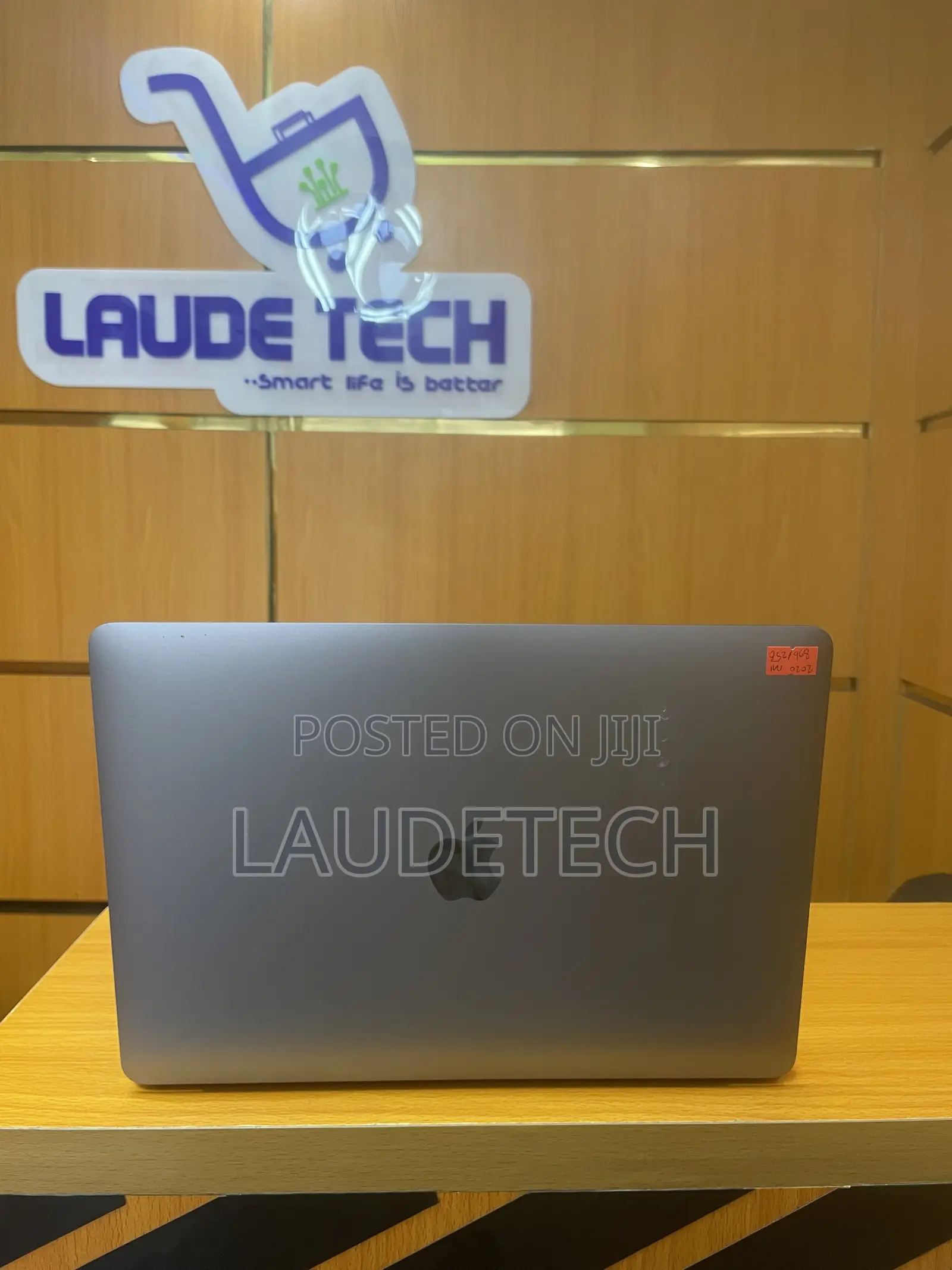 Laptop Apple MacBook Pro 2020 M1 8GB Apple M1 SSD 256GB