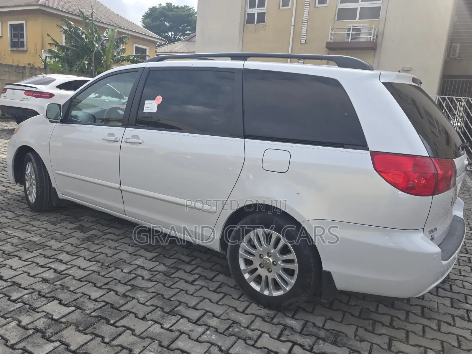 Toyota Sienna XLE 2008 White
