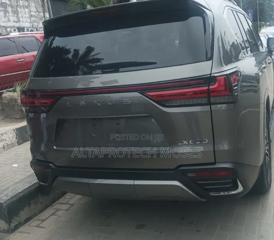 Lexus LX 600 2022 Gray
