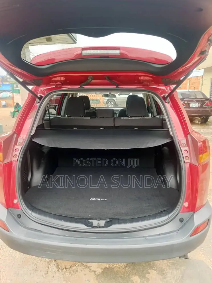 Toyota RAV4 2015 Red