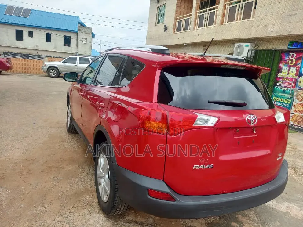 Toyota RAV4 2015 Red