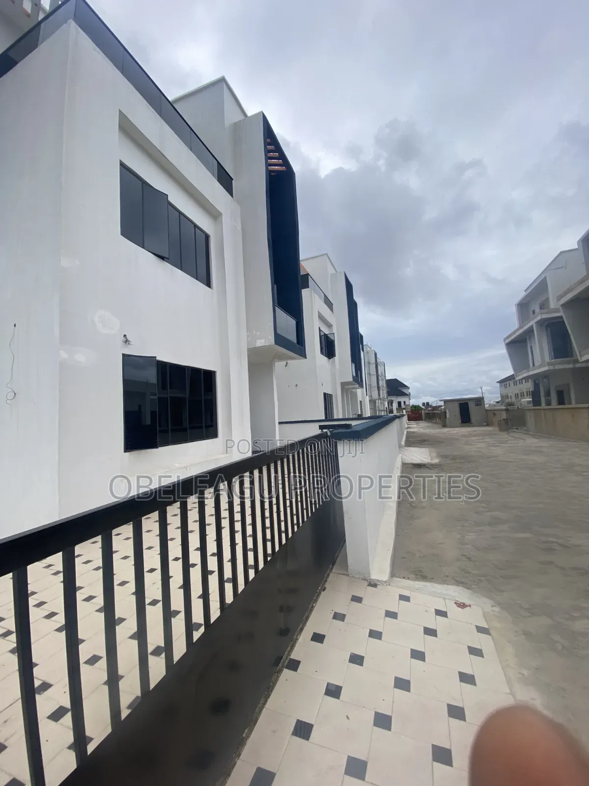 5bdrm Duplex in Blessing Estate, Apple Junction for sale