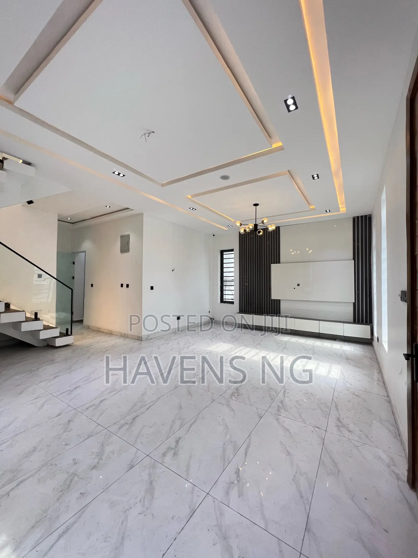 4bdrm Duplex in Idado for sale