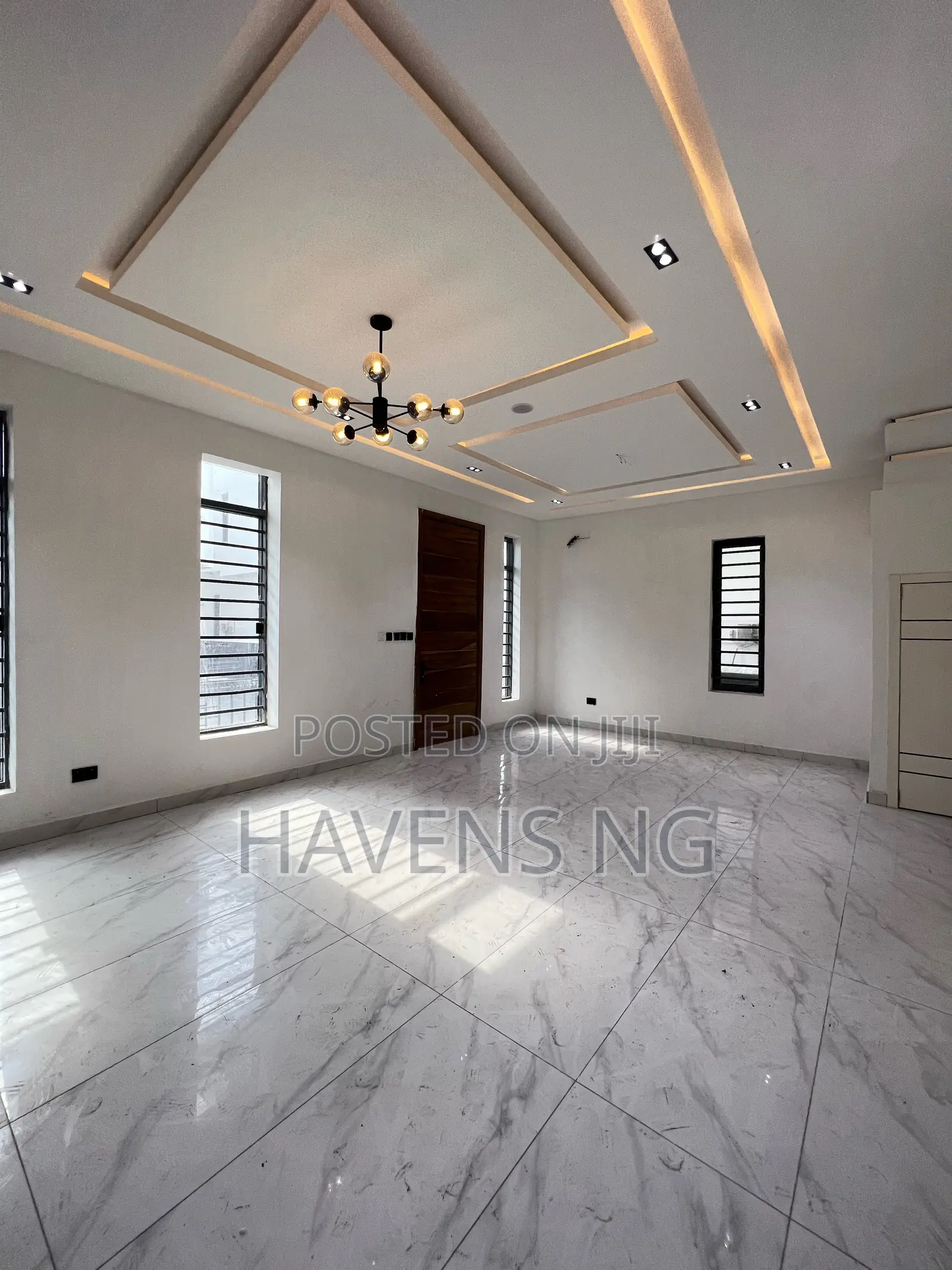4bdrm Duplex in Idado for sale