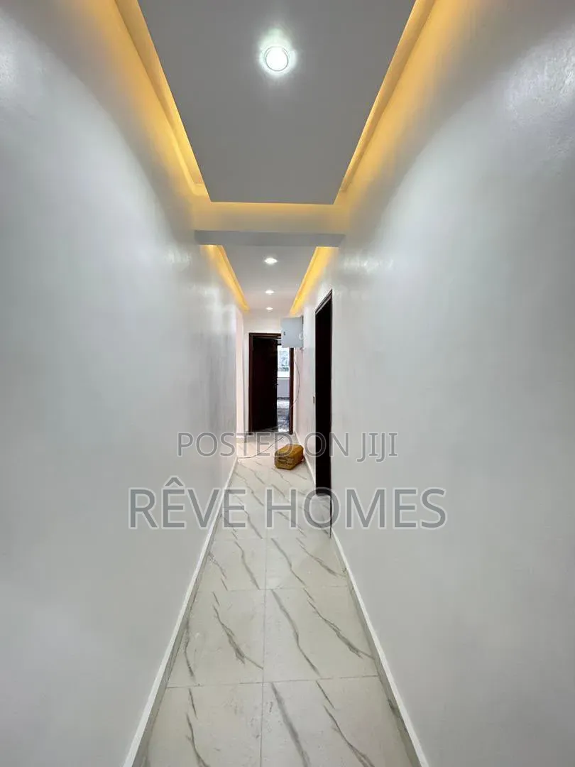 Furnished 3bdrm Block of Flats in Eric Moore for sale