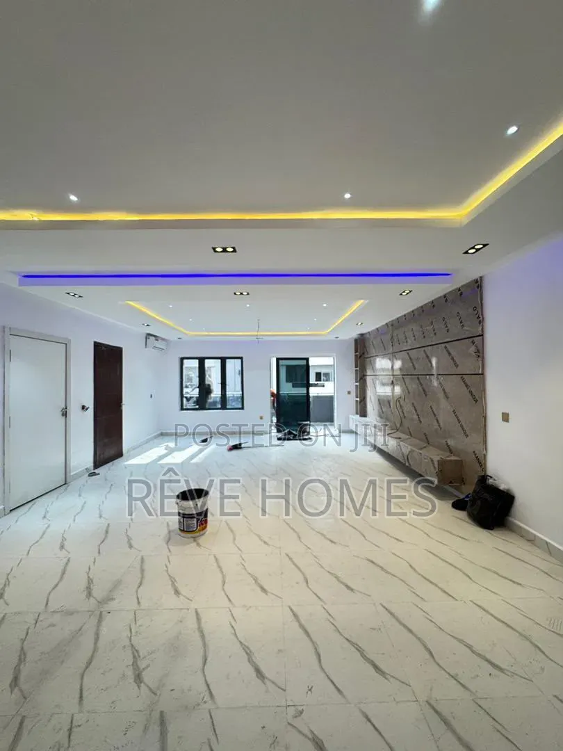 Furnished 3bdrm Block of Flats in Eric Moore for sale