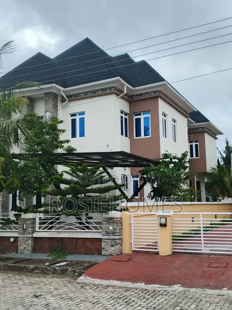 6bdrm Duplex in Chaplain Court, Abraham Adesanya Estate for rent