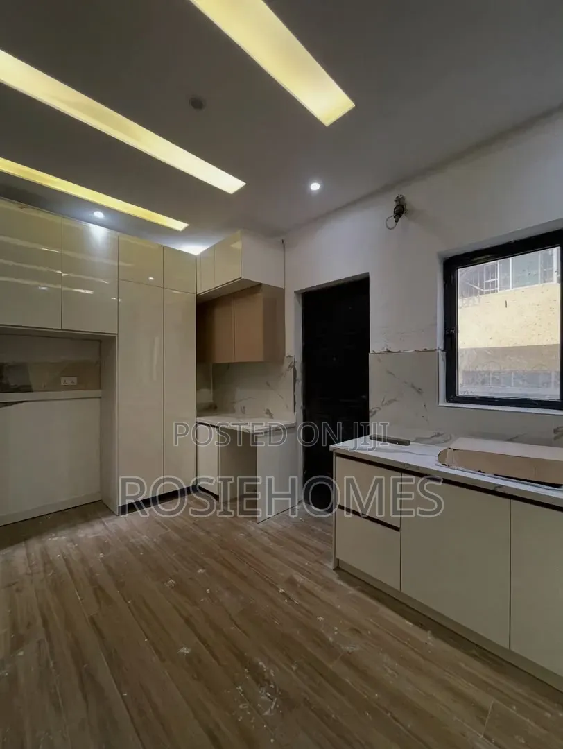 6bdrm Duplex in Chaplain Court, Abraham Adesanya Estate for rent