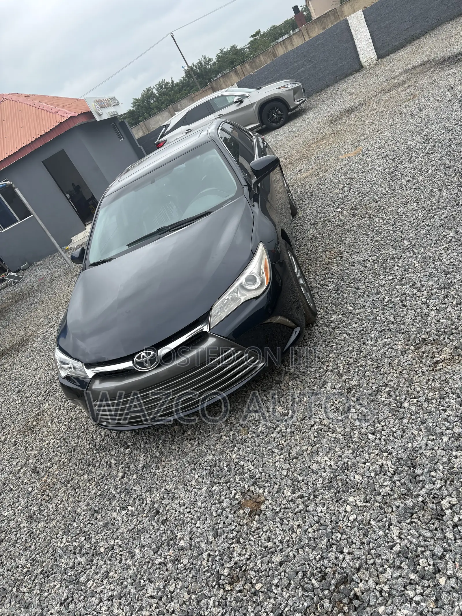 Toyota Camry XLE 4dr Sedan (2.5L 4cyl 6A) 2016