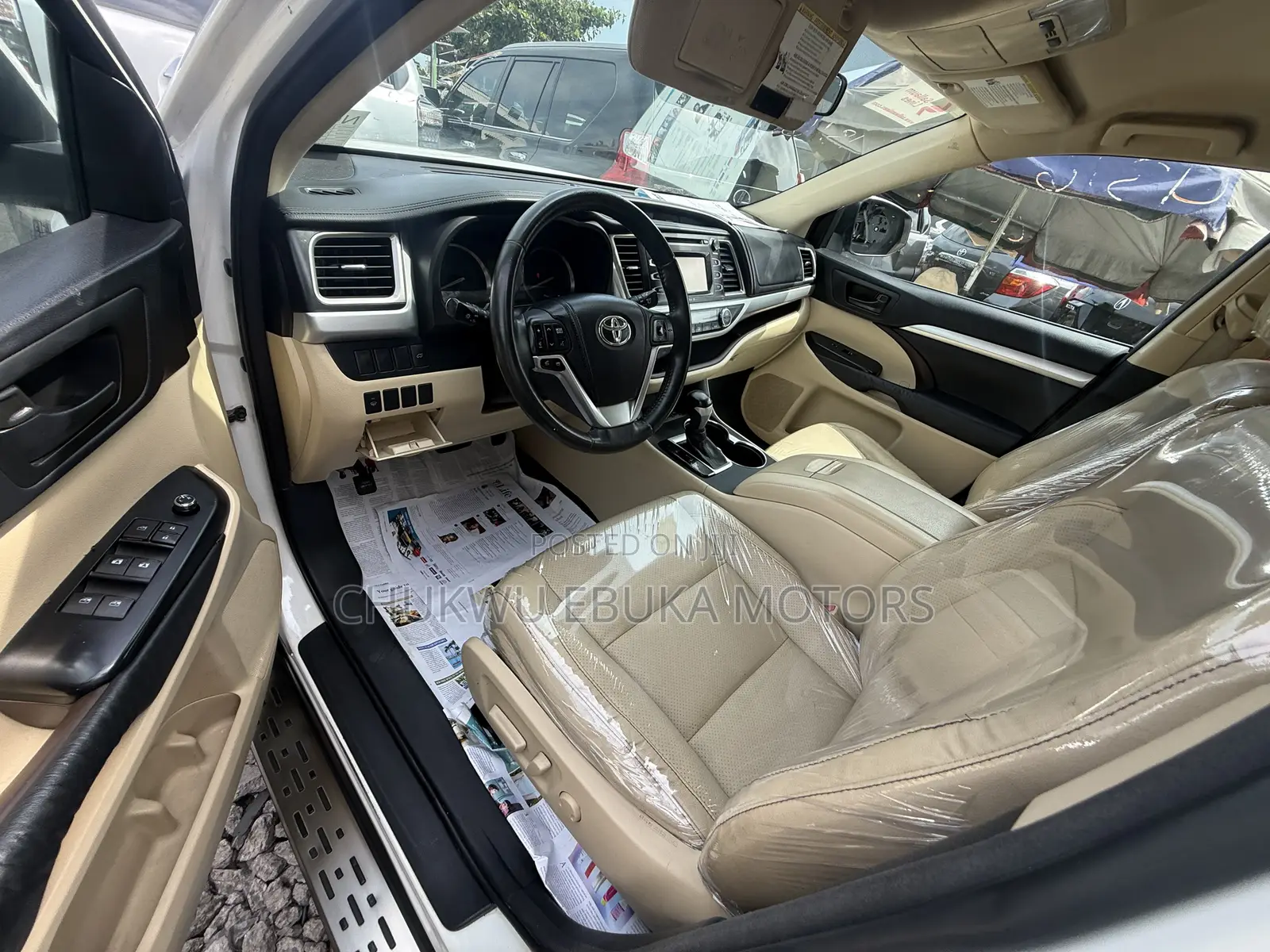 Toyota Highlander LE Plus V6 4x4 (3.5L 6cyl 6A) 2016 White