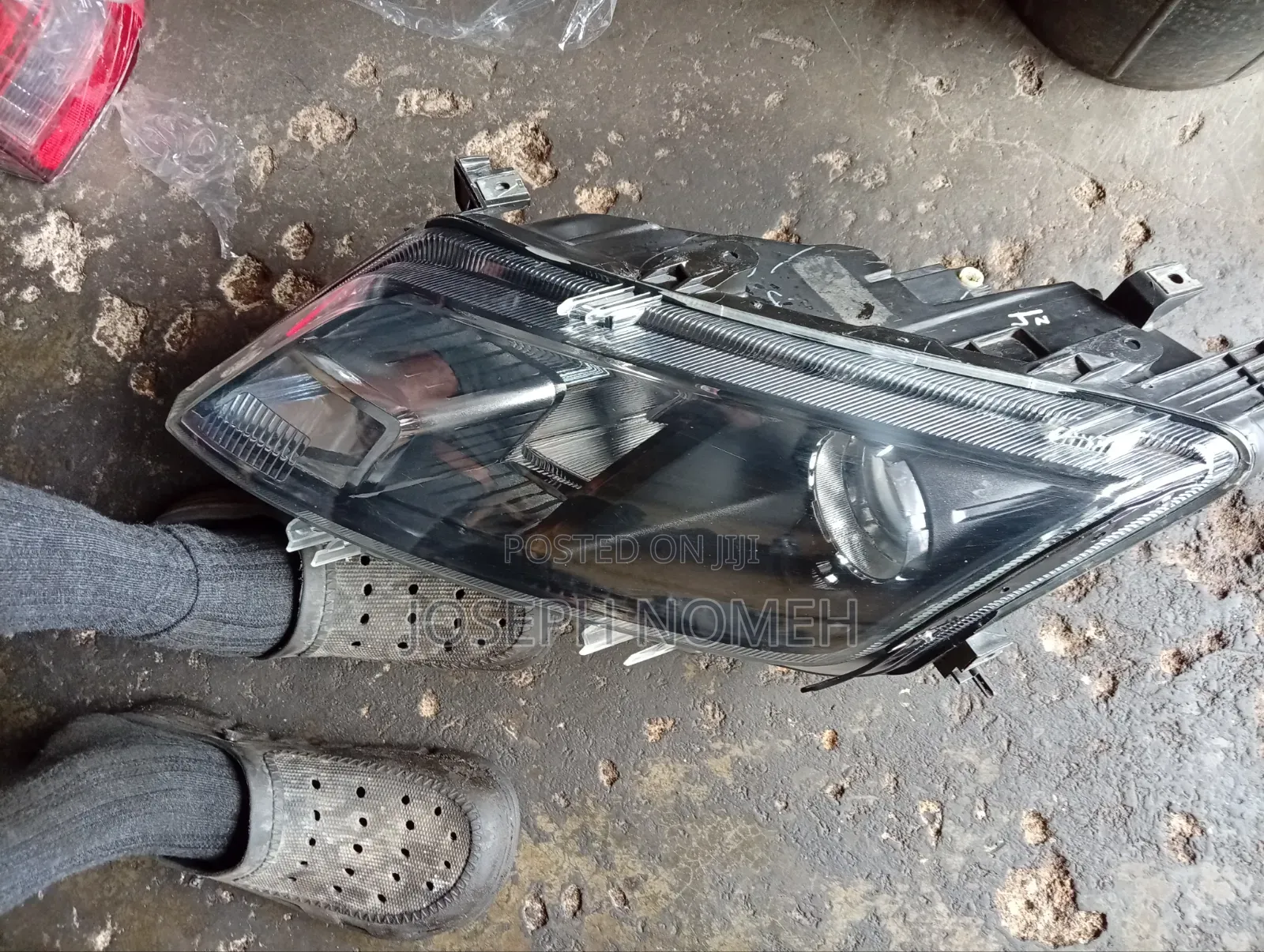 2010 Ford Fusion Headlight