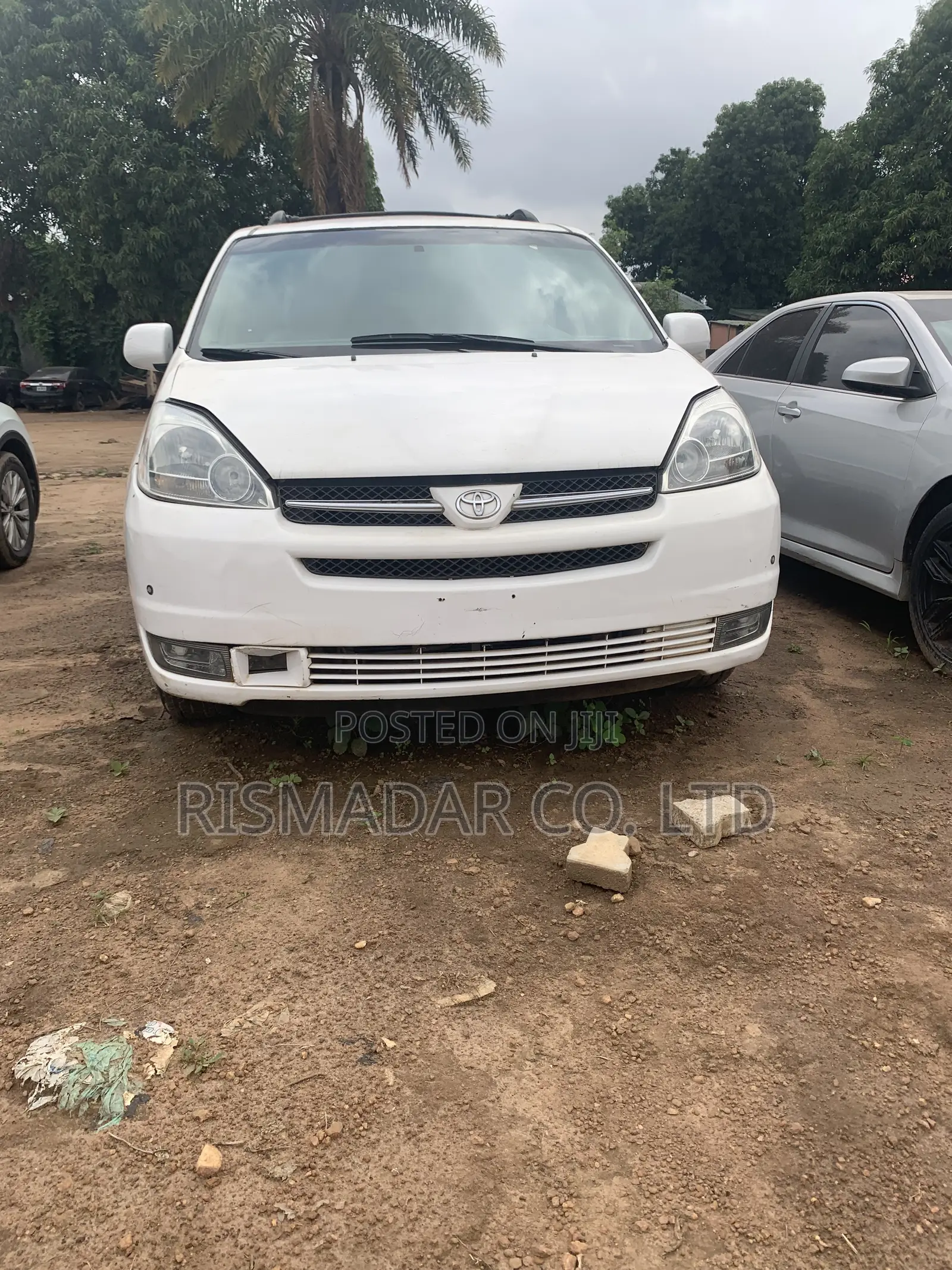 Toyota Sienna XLE AWD 2005 White