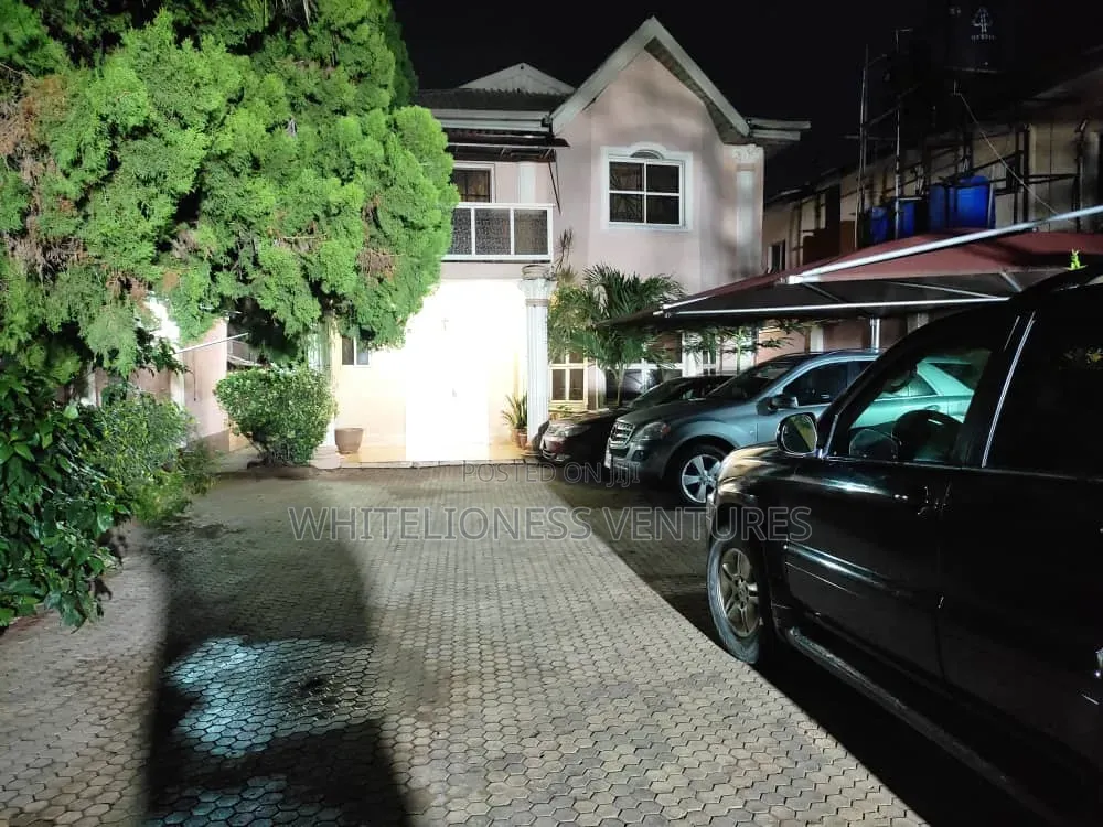Furnished 5bdrm Duplex in Isolo for sale